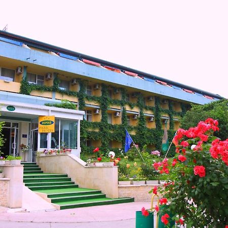 Park Hotel Persey فارنا المظهر الخارجي الصورة