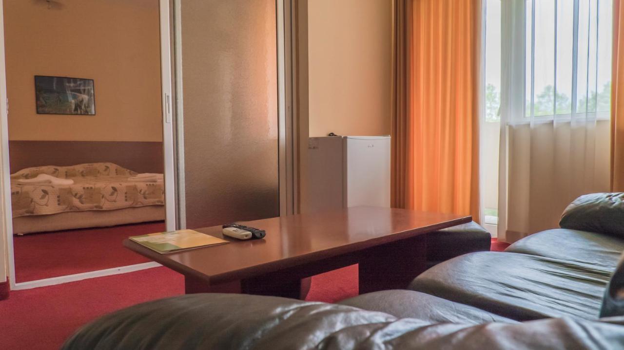 Park Hotel Persey فارنا المظهر الخارجي الصورة