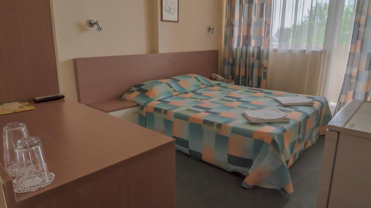 Park Hotel Persey فارنا المظهر الخارجي الصورة