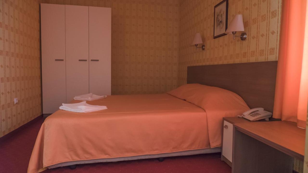 Park Hotel Persey فارنا المظهر الخارجي الصورة