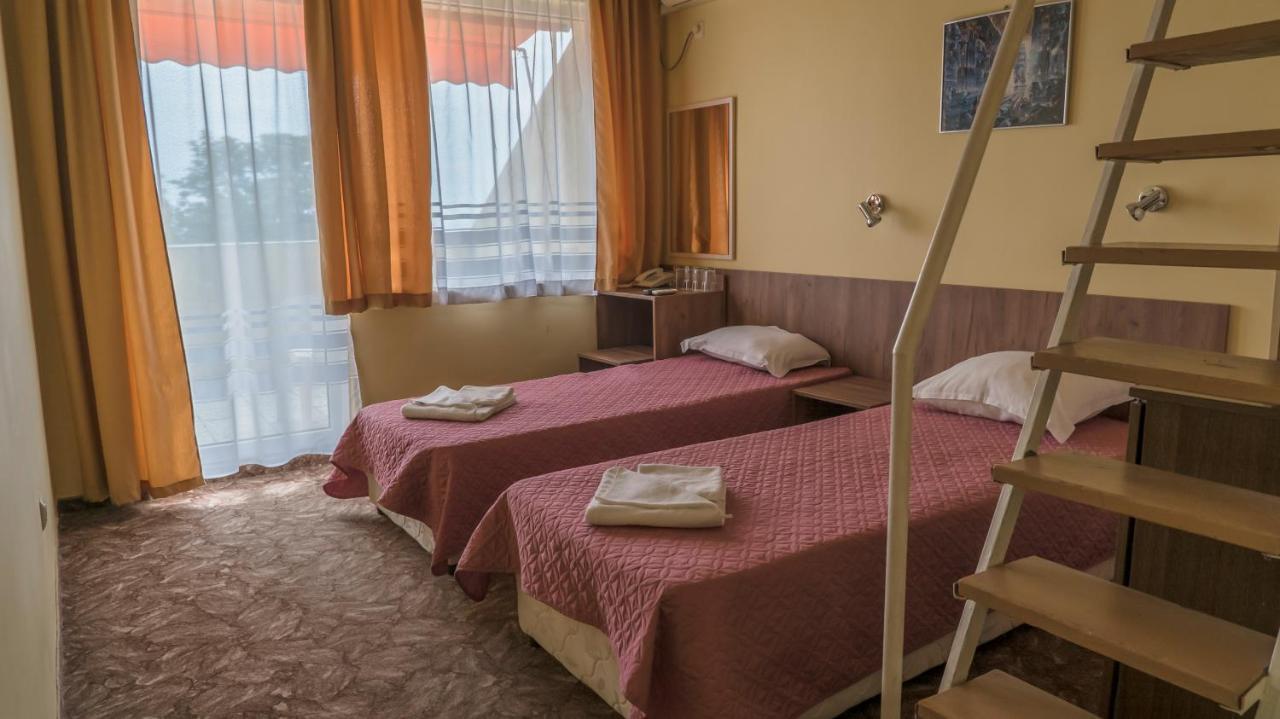 Park Hotel Persey فارنا المظهر الخارجي الصورة