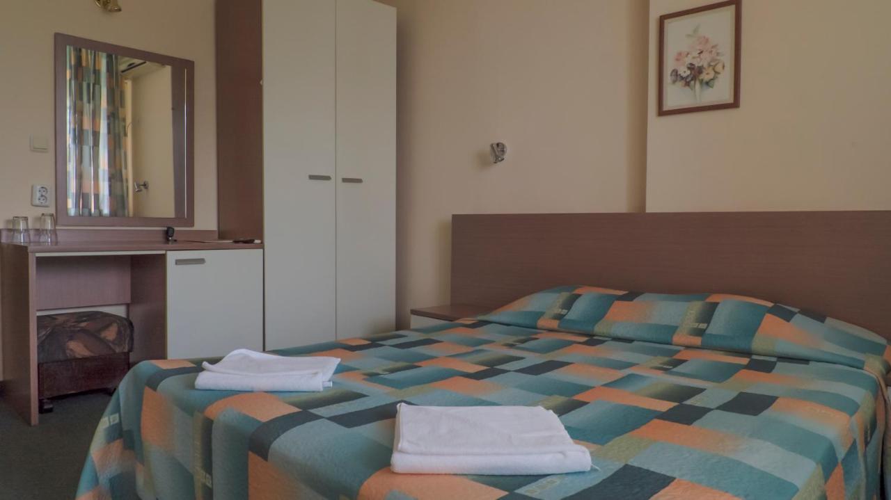 Park Hotel Persey فارنا المظهر الخارجي الصورة