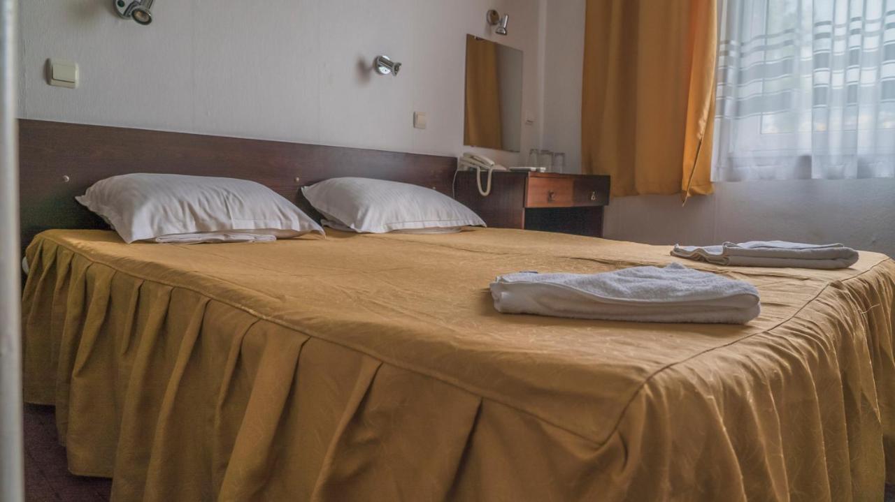 Park Hotel Persey فارنا المظهر الخارجي الصورة