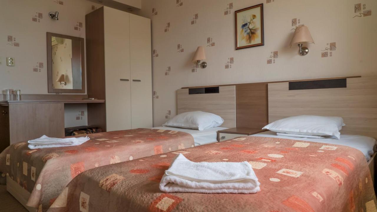 Park Hotel Persey فارنا المظهر الخارجي الصورة