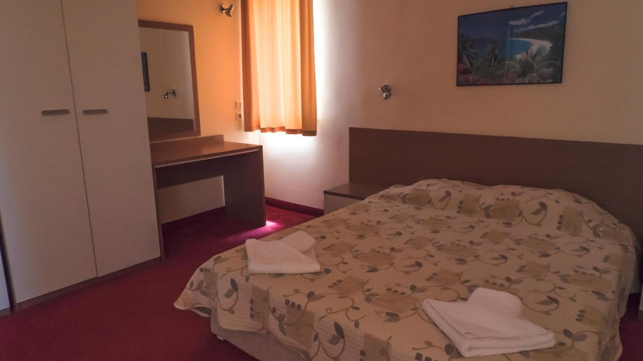 Park Hotel Persey فارنا المظهر الخارجي الصورة