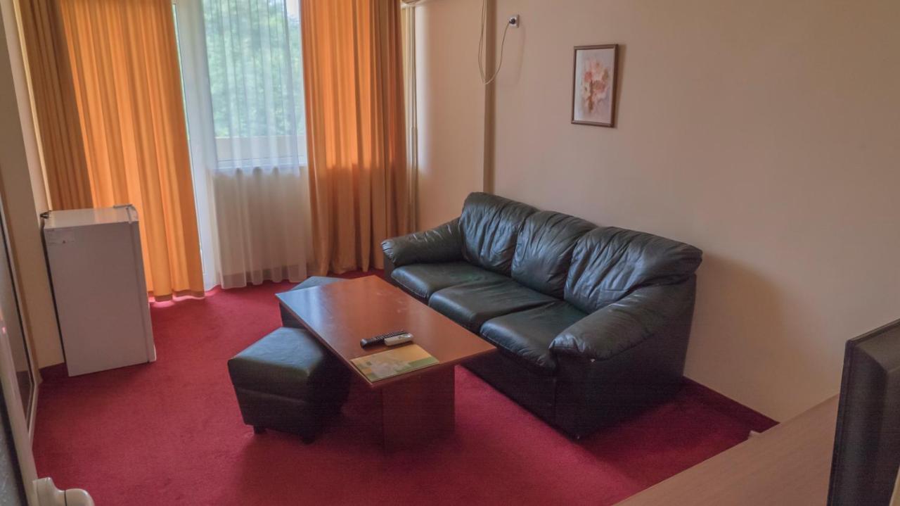 Park Hotel Persey فارنا المظهر الخارجي الصورة