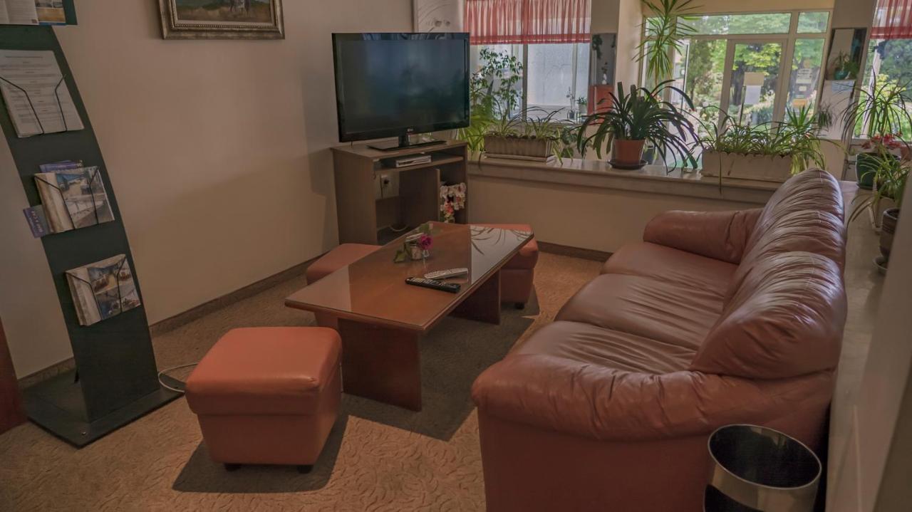 Park Hotel Persey فارنا المظهر الخارجي الصورة