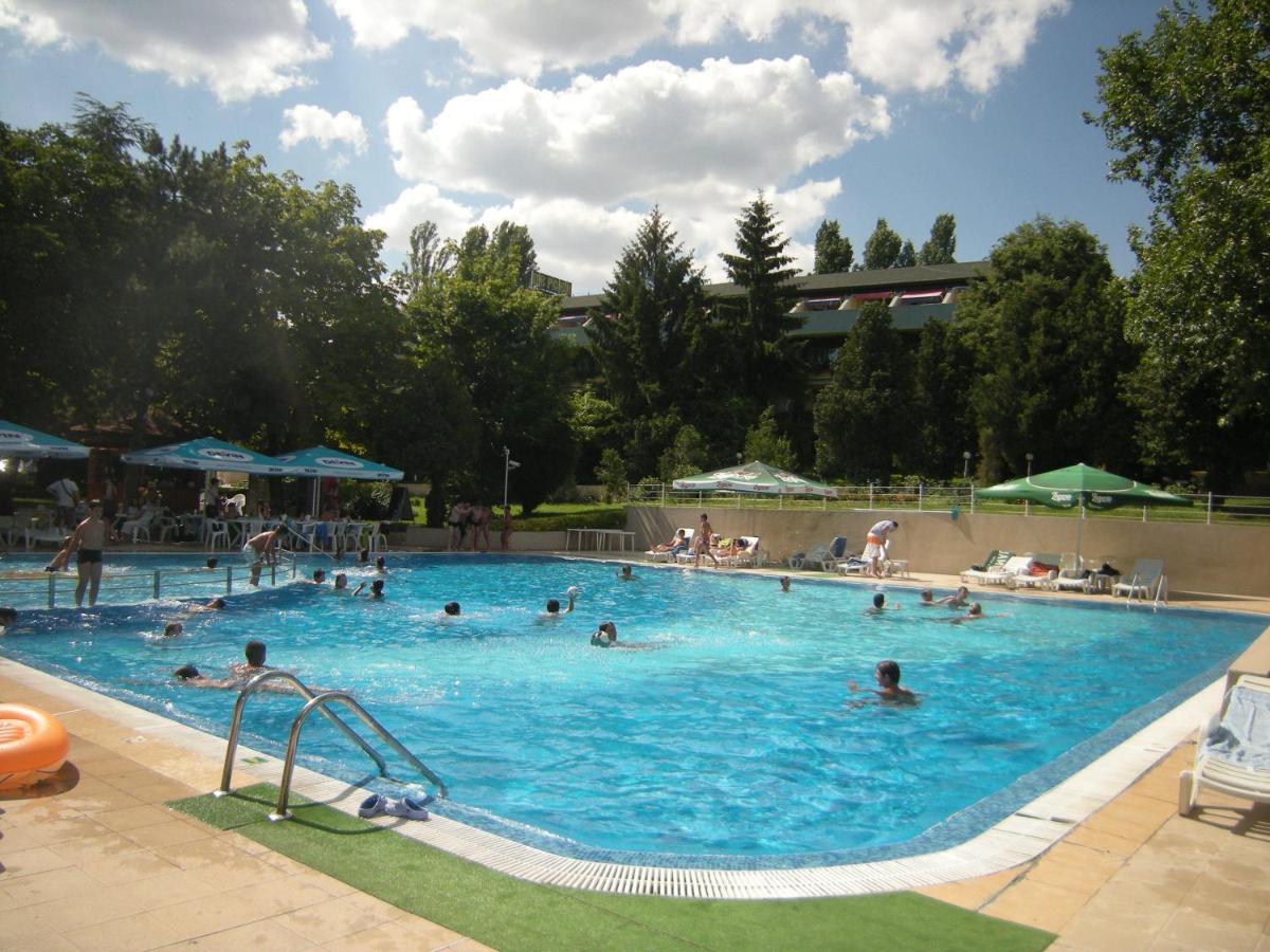 Park Hotel Persey فارنا المظهر الخارجي الصورة