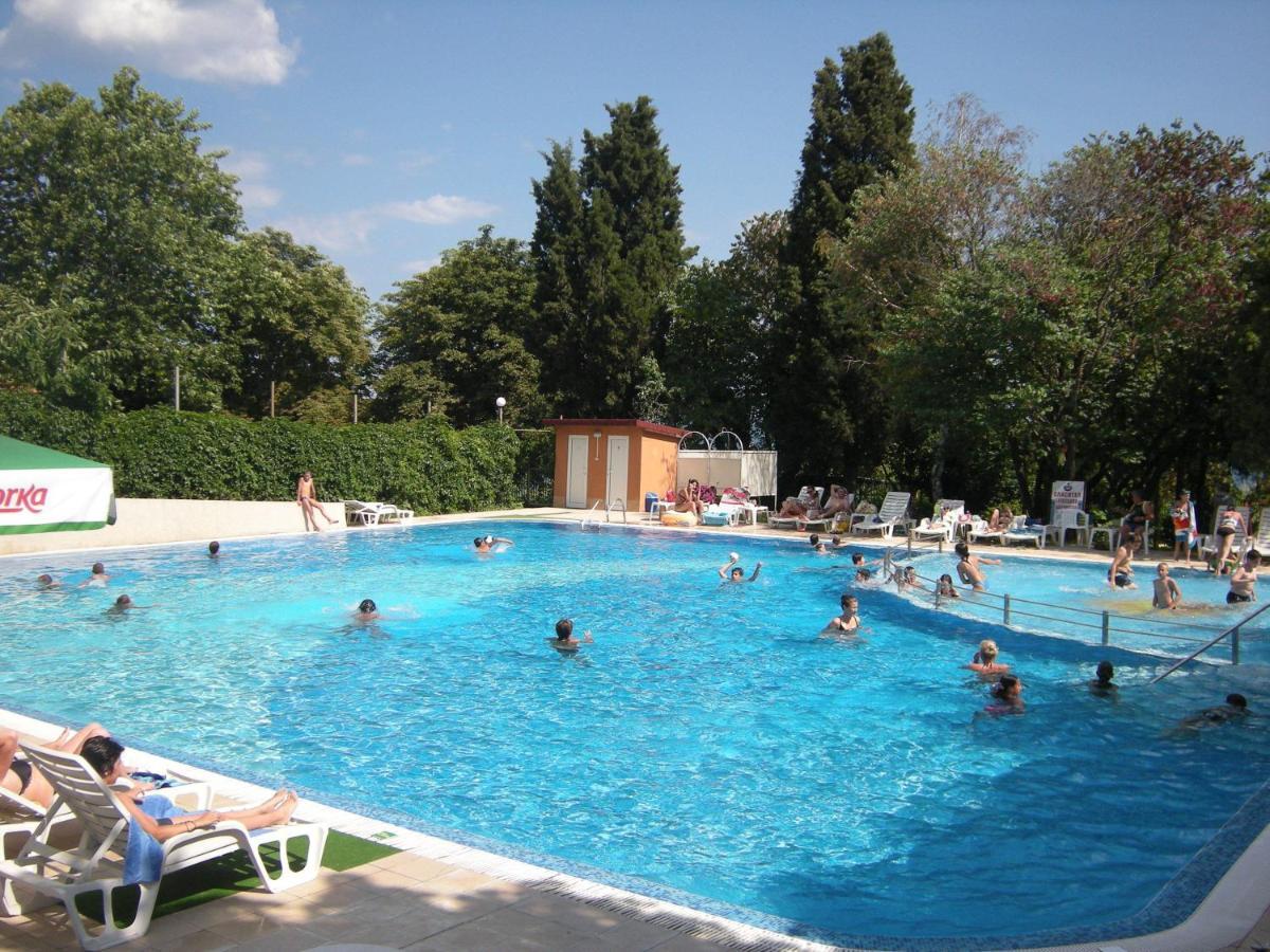 Park Hotel Persey فارنا المظهر الخارجي الصورة