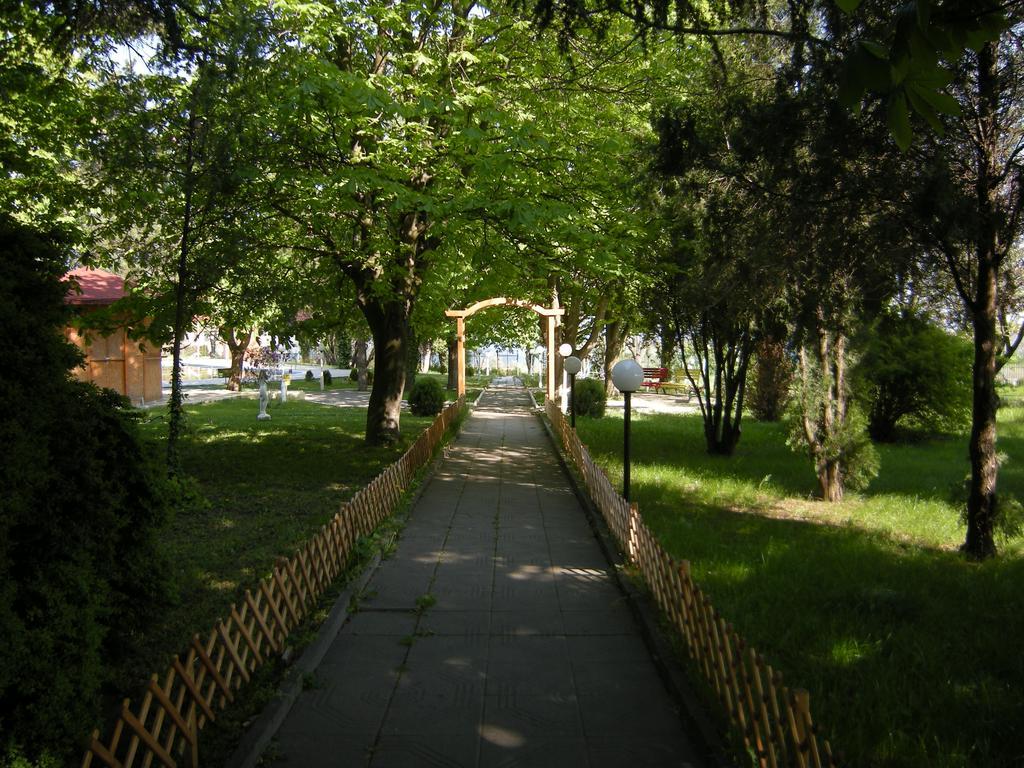 Park Hotel Persey فارنا المظهر الخارجي الصورة